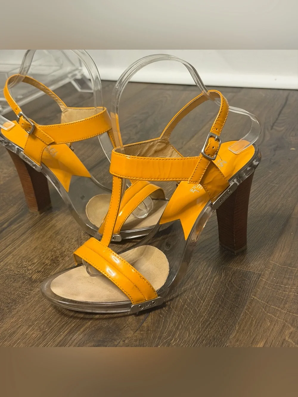 Michael Kors bright yellow patent leather and acrylic open-toe heels size 8 Medi